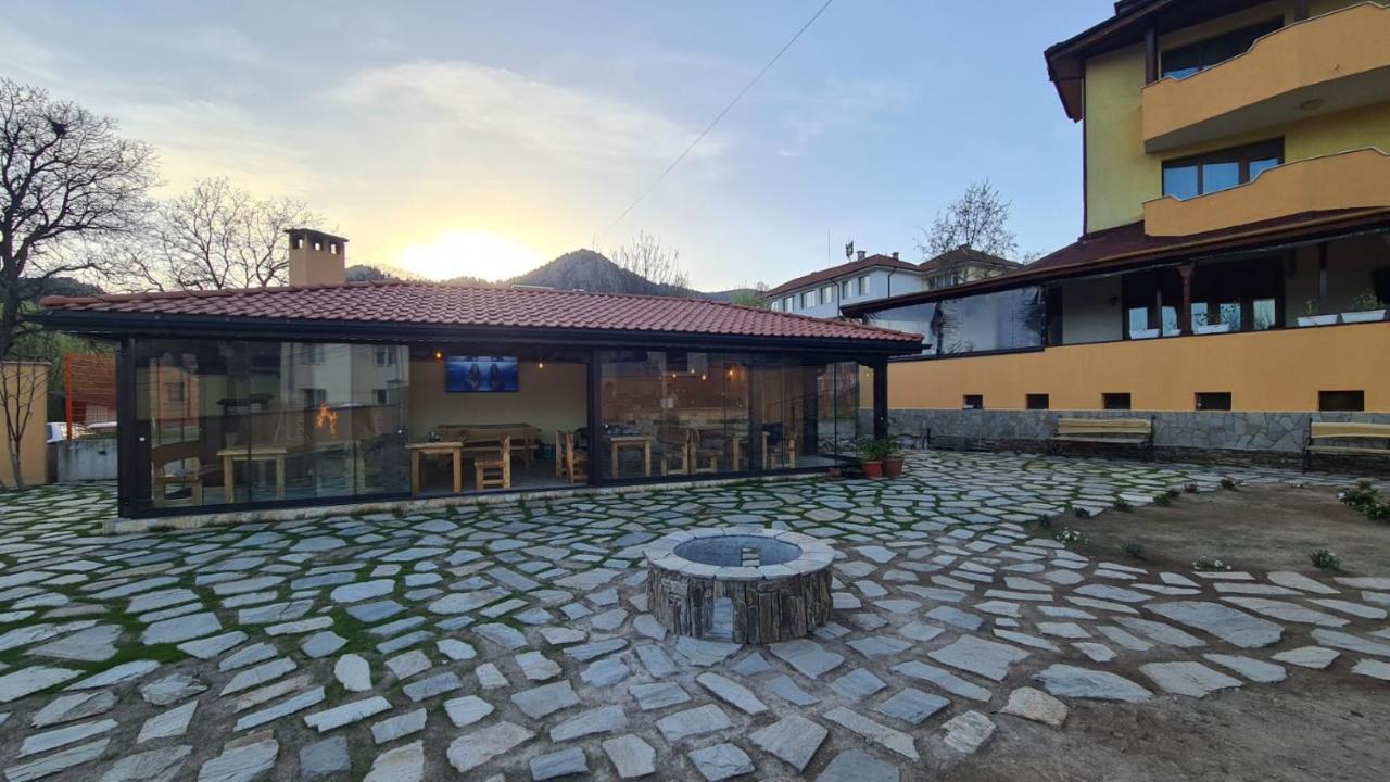Guesthouse Nefertiti Smolyan Exterior photo
